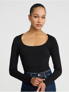 Black Scoop Neck Long Sleeve Women's Top